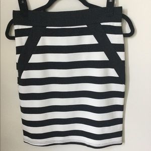 NEVER WORN Stretch pencil skirt